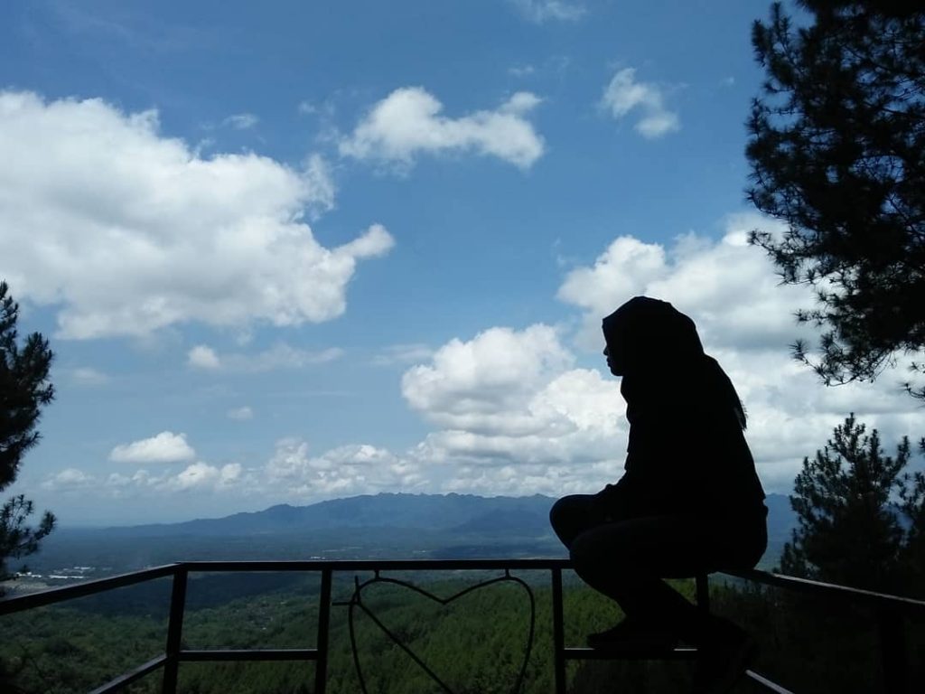 Wisata Bukit Asri Kertojoyo Magelang