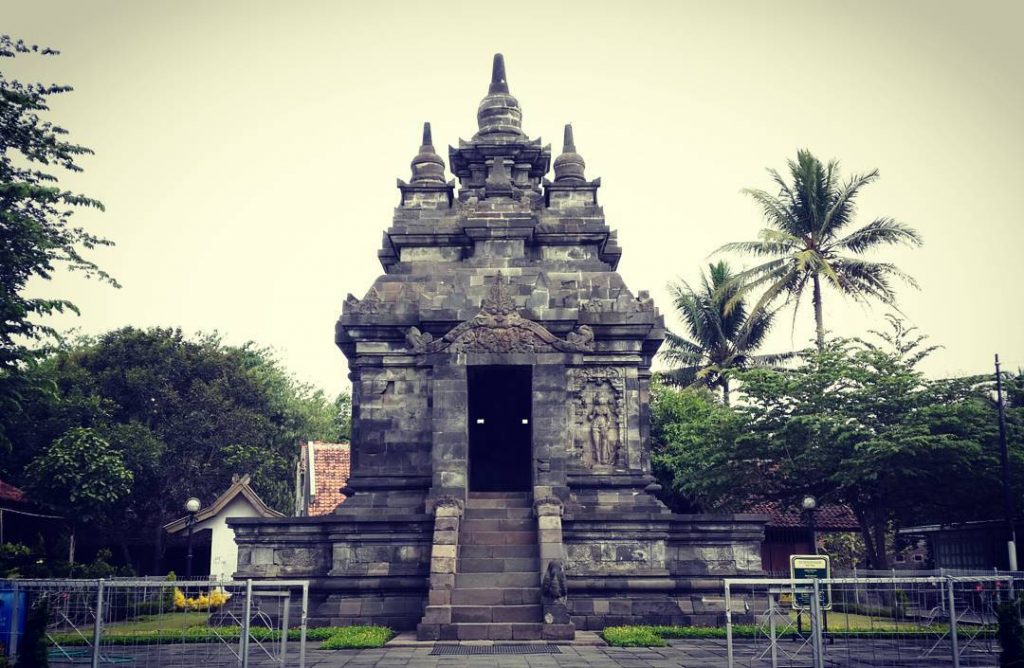 Wisata Sejarah Candi Pawon Magelang