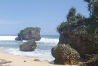 Batu Karang Pantai Ngrawe Gunungkidul Jogja