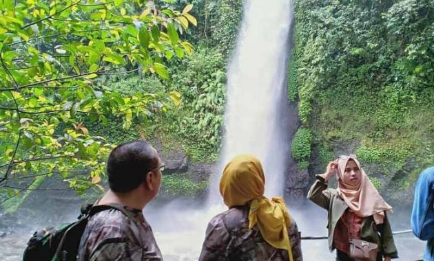 Curug Sawer Situ Gunung Suspension Bridge