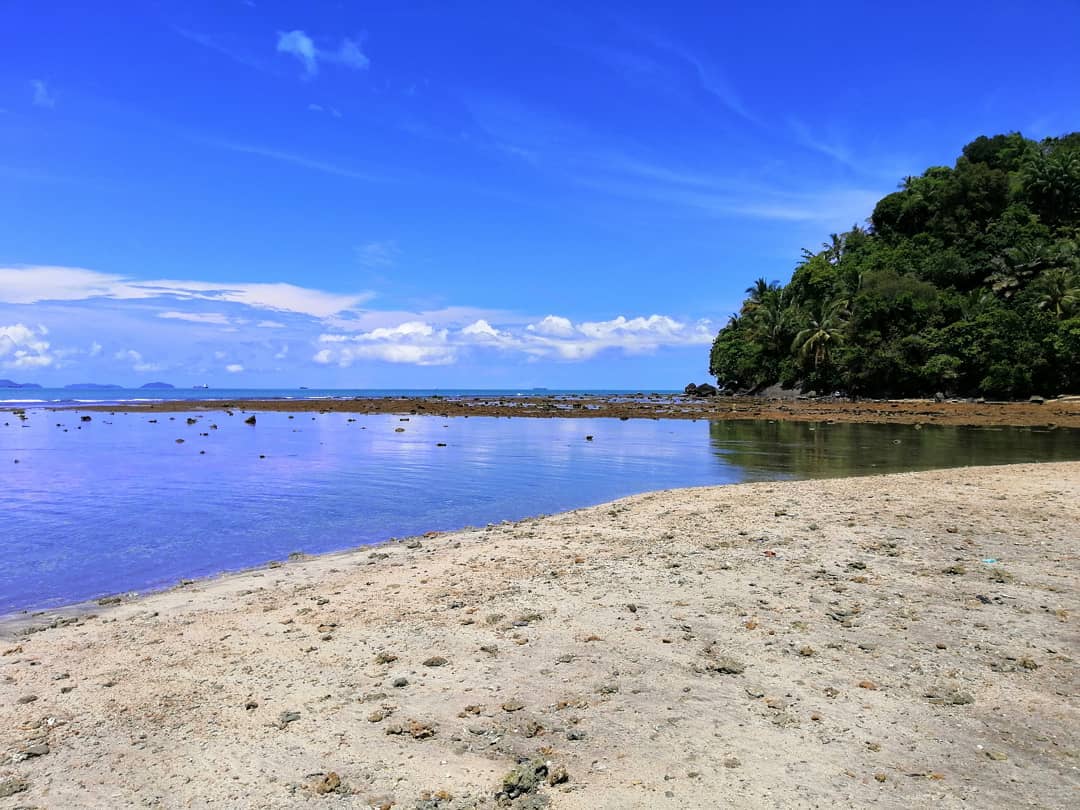 12 Gambar Pantai Air Manis Tiket Masuk Dan Lokasinya