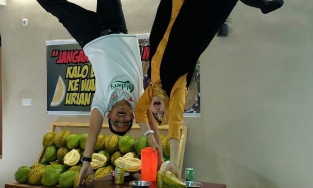 Jam Buka Upside Down World Medan