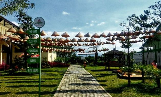 Kawasan Wisata Istana Jambu Kediri