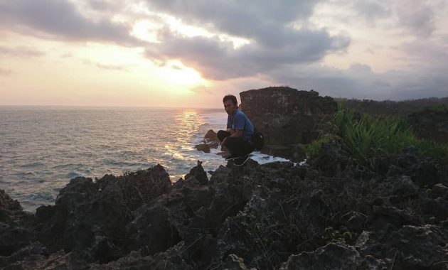 Kawasan Wisata Pantai Krakal Di Gunungkidul