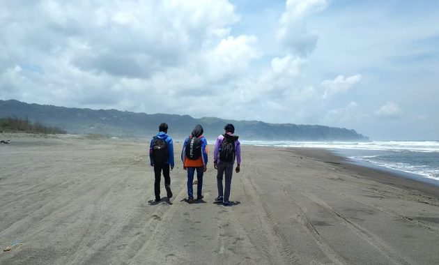Kawasan Wisata Pantai Parangkusumo Di Bantul