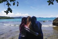 Keindahan Pantai Air Manis Di Padang