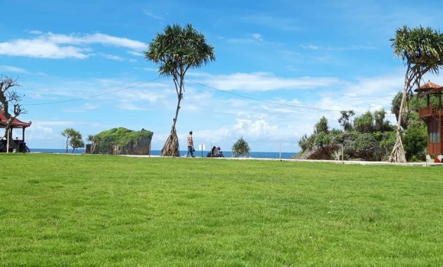 Keindahan Pantai Ngrawe Gunungkidul Jogja