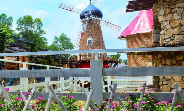 Kincir Angin Asia Farm Pekanbaru Riau