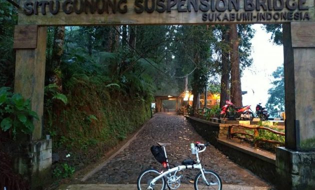 Pintu Masuk Situ Gunung Suspension Bridge