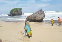 Spot Foto Pantai Ngrawe Gunungkidul Jogja