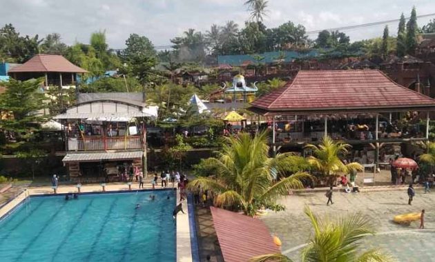 Kolam Renang Slanik Waterpark Lampung