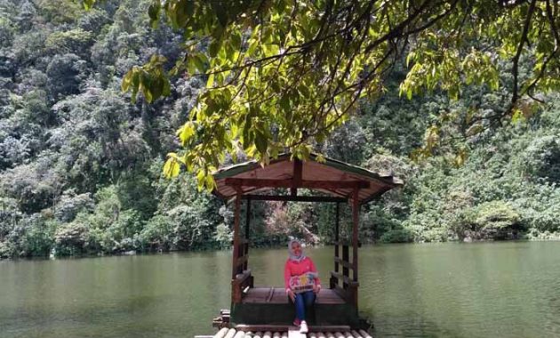 Tiket Masuk Telaga Warna Puncak