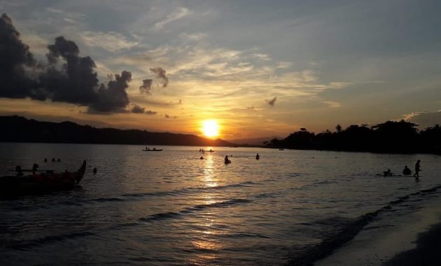 Sunset Pantai Natsepa Ambon