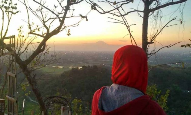 Alamat Puncak Sosok Bawuran Bantul