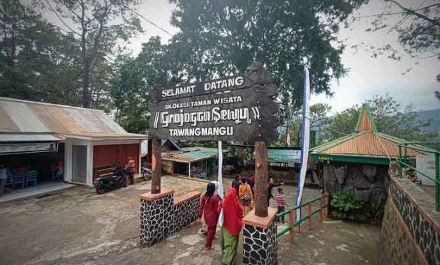 Fasilitas Air Terjun Grojogan Sewu Karanganyar