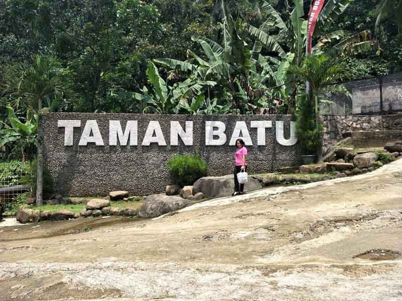 Jalan Menuju Taman Batu Purwakarta