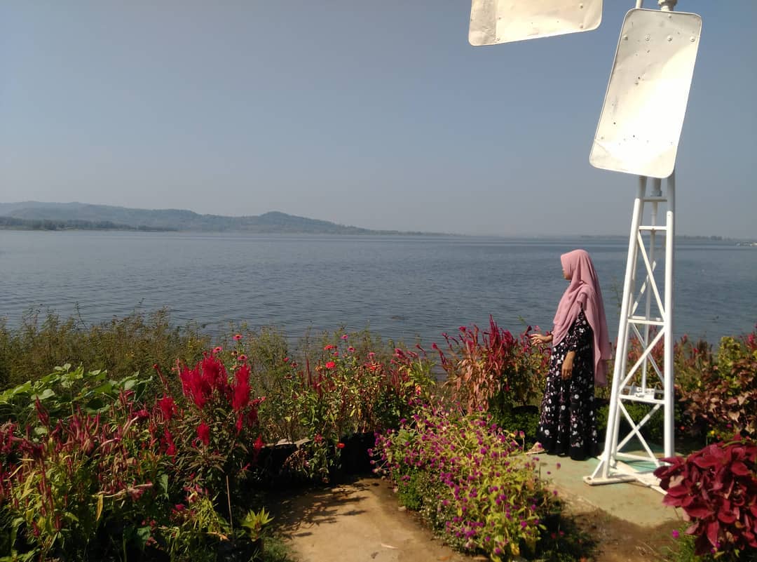 10 Gambar Waduk Gajah Mungkur, Tiket Masuk, Spot Foto ...