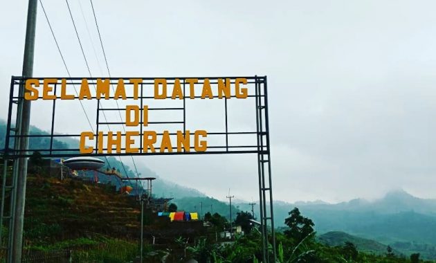 Spot Foto Curug Ciherang Bogor