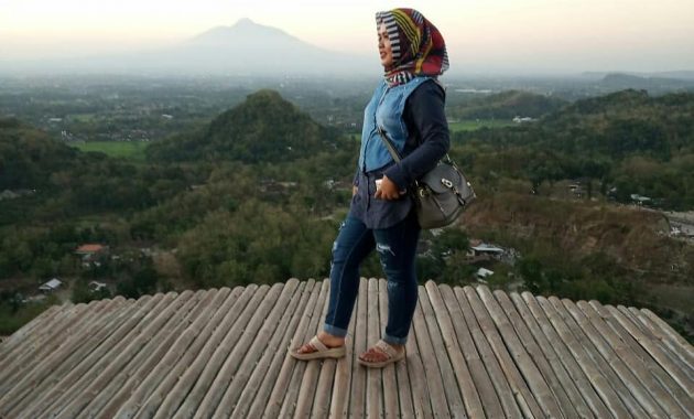 Wahana Puncak Sosok Bawuran Bantul