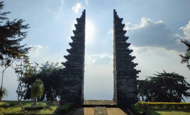 Tiket Masuk Candi Cetho Karanganyar