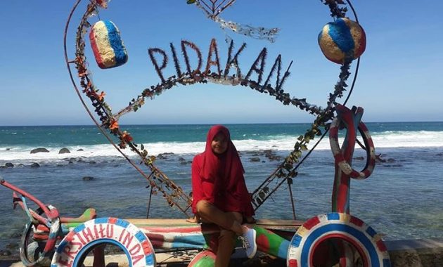 Wahana Pantai Pidakan Pacitan