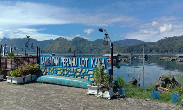 tambatan perahu lot kala