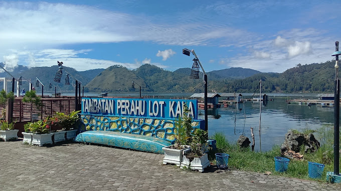 tambatan perahu lot kala