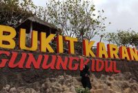 Bukit Karang Pantai Indrayanti Gunungkidul