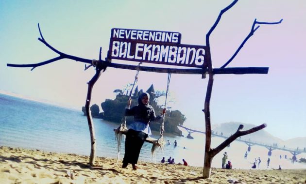 Fasilitas Pantai Balekambang Malang