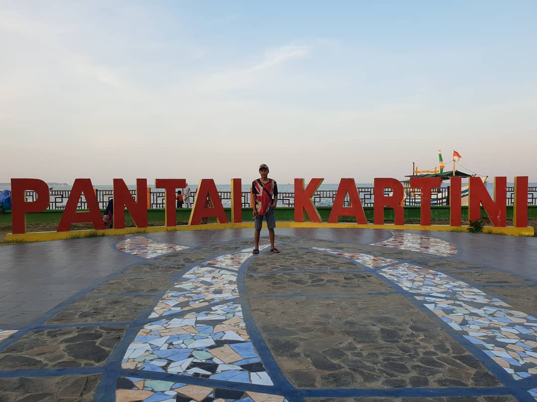 10 Gambar Pantai Kartini, Tiket Masuk, Lokasi, Wahana ...