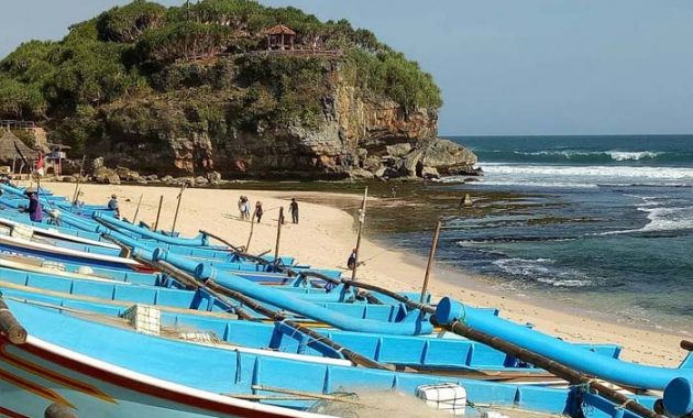 Jalan Menuju Pantai Drini Gunungkidul