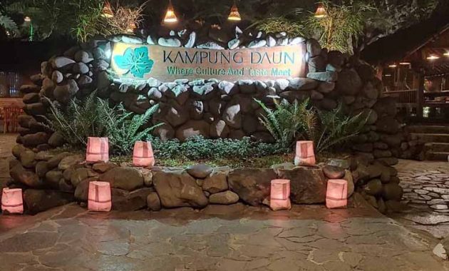 Jam Buka Kampung Daun Bandung