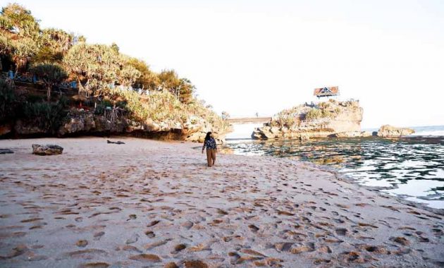 Jam Buka Pantai Kukup Gunungkidul Jogja