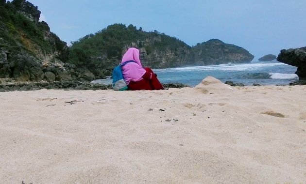 Spot Foto Pantai Drini Gunungkidul