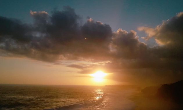 Sunset Pantai Pok Tunggal Gunungkidul