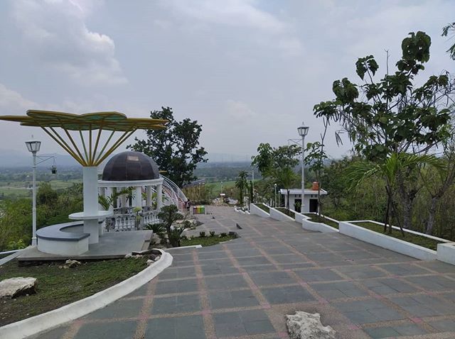 Bukit Sidoguro Klaten, Tiket Masuk, Fasilitas, Jam Buka ...