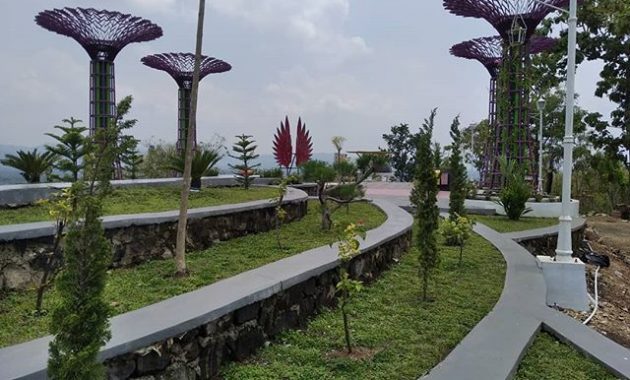 Jalan Menuju Bukit Sidoguro Klaten