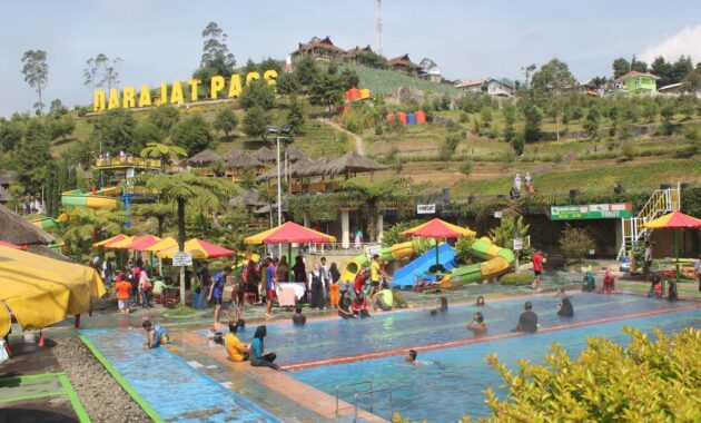 kolam renang air panas