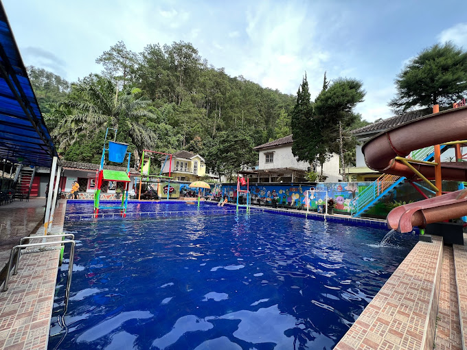 kolam renang bukit sekipan tawangmangu