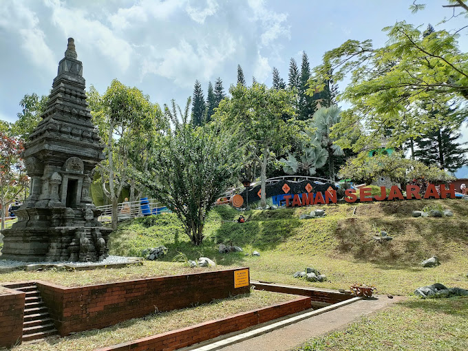 taman sejarah jatim park 1