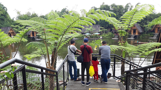 spot foto dusun bambu lembang