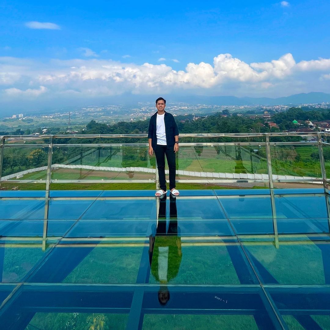 Glass Sky Bridge