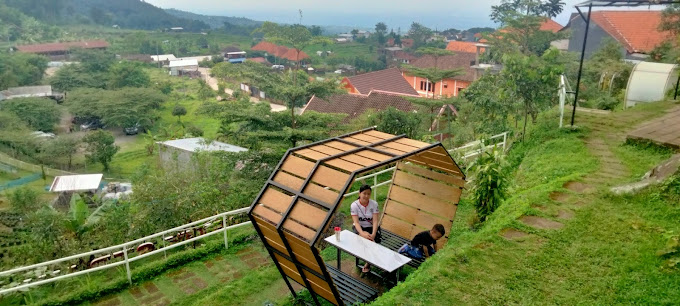 gazebo taman kelinci pacet