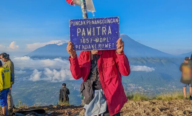 gunung penanggungan puncak pawitra