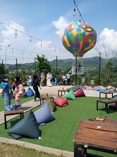 balon udara pelangi park